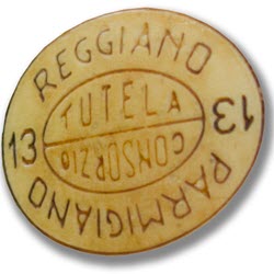 Parmigiano Reggiano: brand (crt-01) Parmigiano Reggiano: brand (crt-01)
