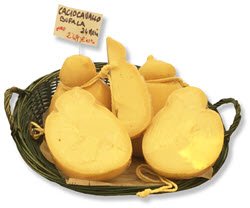 Mozzarella di Bufala: Caciocavallo di bufala 24 mesi. Mozzarella di Bufala: Caciocavallo di bufala 24 mesi.